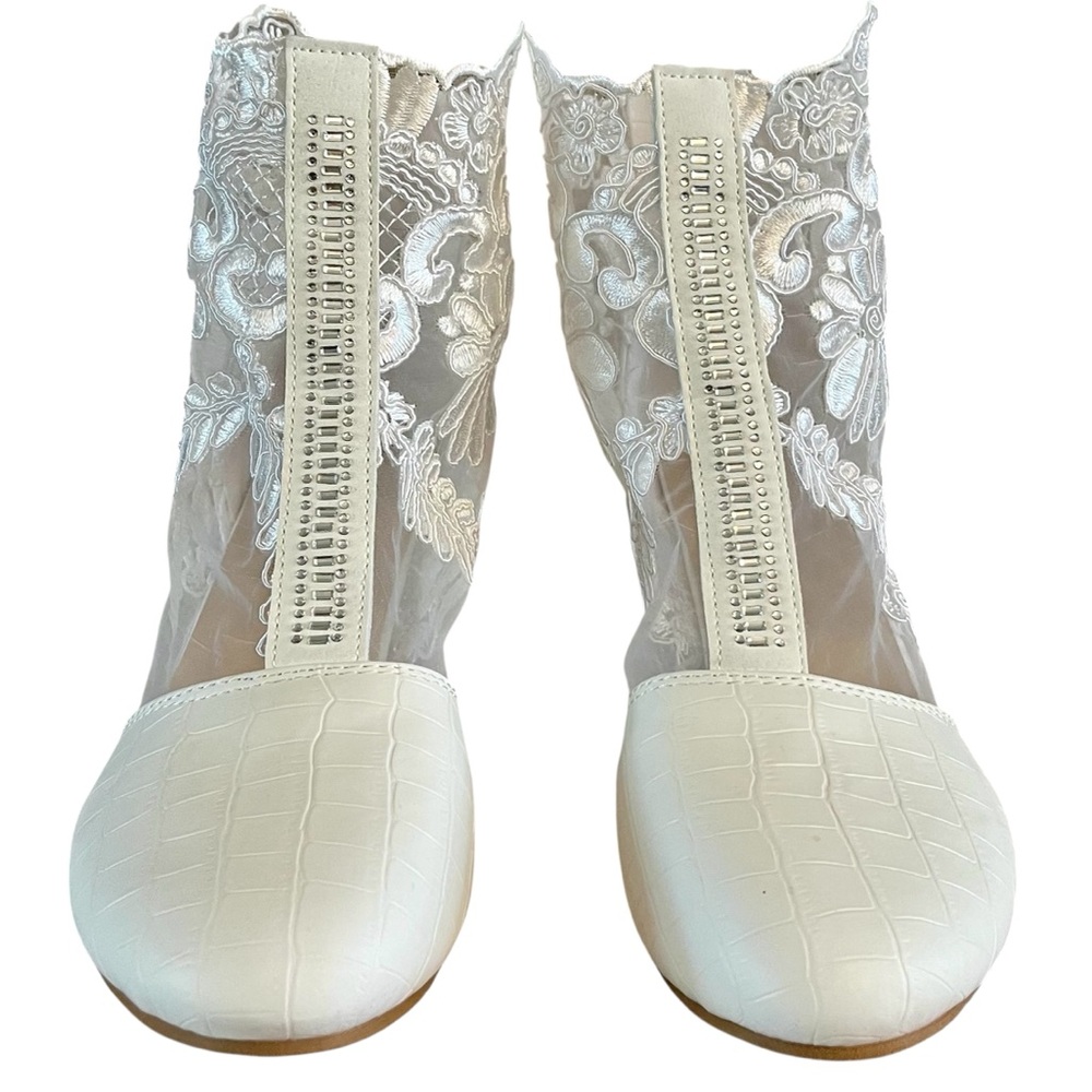 Hostess Pick 🥳💥☄️Elegant Lace White Ankle Boots